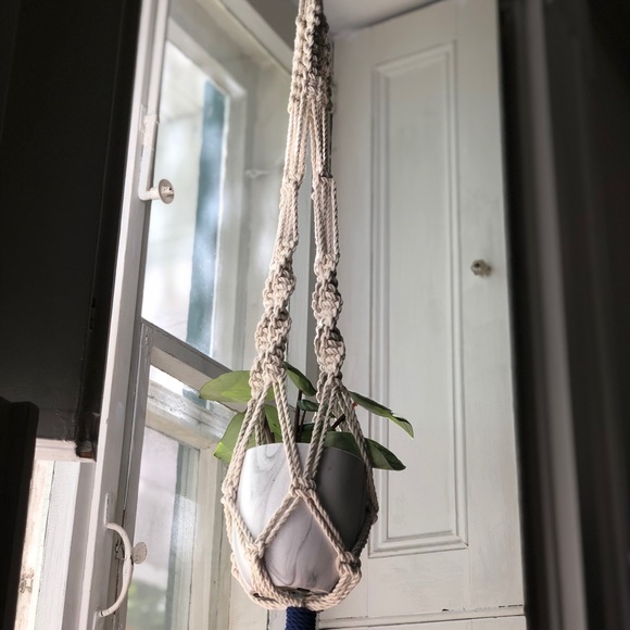 Custom handmade macrame hanging planter - Picture 2 of 3